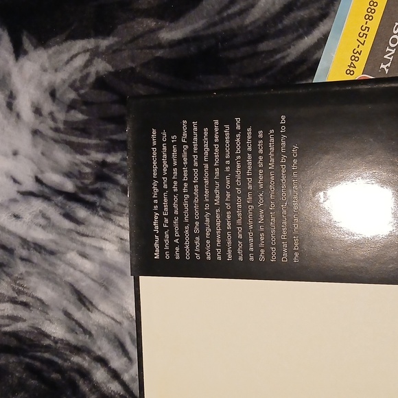 MADHUR JAFFREY, INDIAN COOKING, RECIPE BOOK - Picture 6 of 10